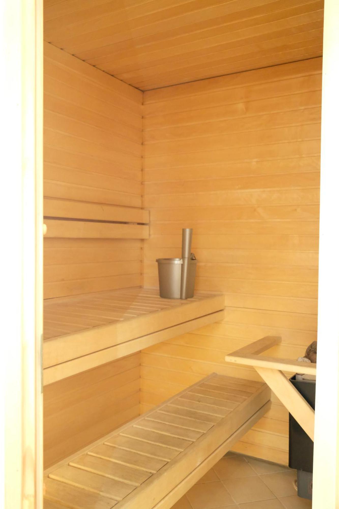 Tallinn City Apartments Roosikrantsi Экстерьер фото